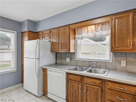 1874 Congo Street Akron OH 44305