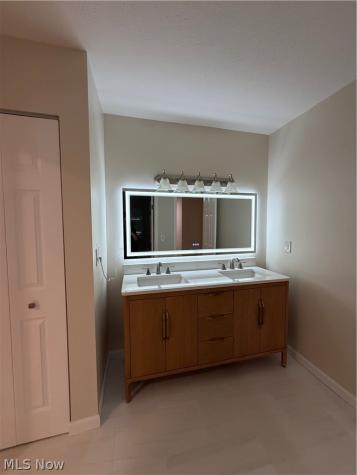4471 Habersham Lane S Richmond Heights OH 44143