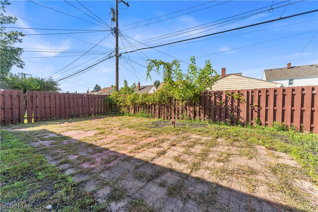 8302 Pinegrove Avenue Parma OH 44129