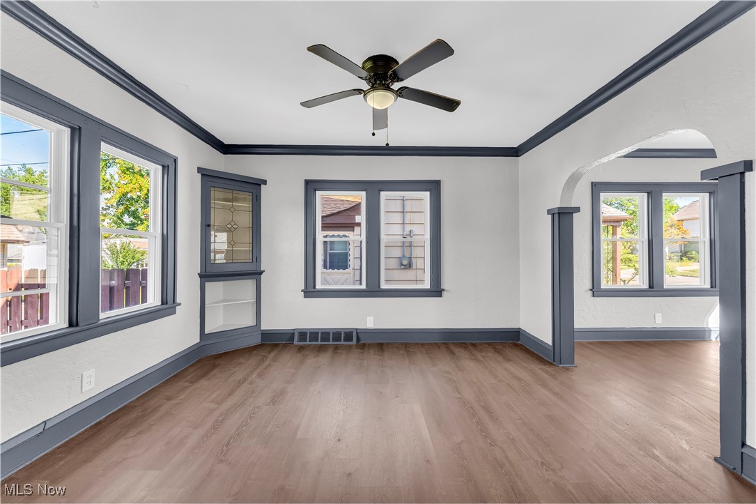 8302 Pinegrove Avenue Parma OH 44129