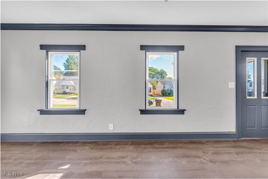 8302 Pinegrove Avenue Parma OH 44129