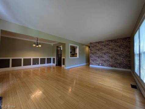 25 Trenton Square Euclid OH 44143