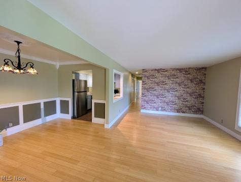 25 Trenton Square Euclid OH 44143