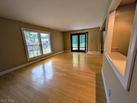 25 Trenton Square Euclid OH 44143