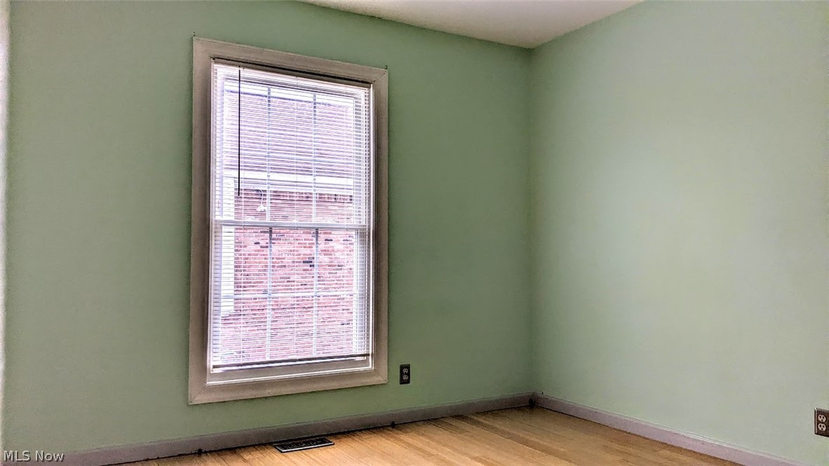 25 Trenton Square Euclid OH 44143