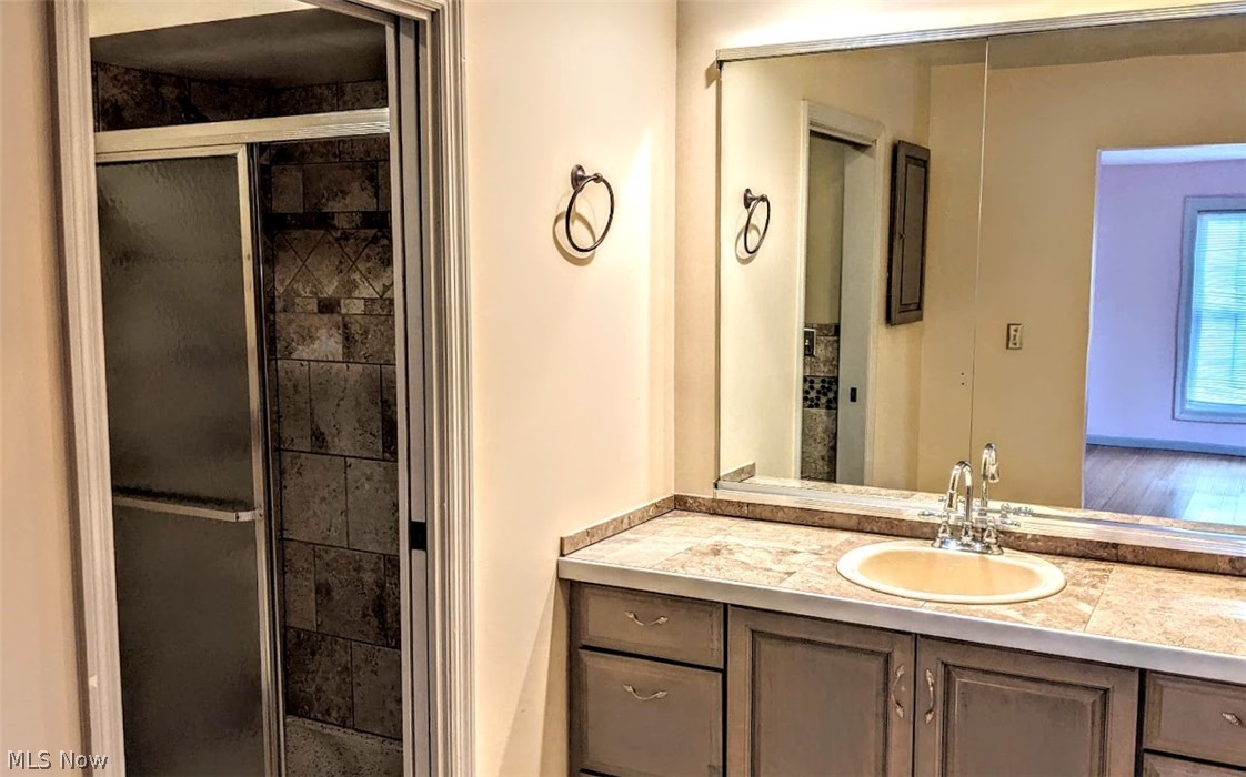 25 Trenton Square Euclid OH 44143
