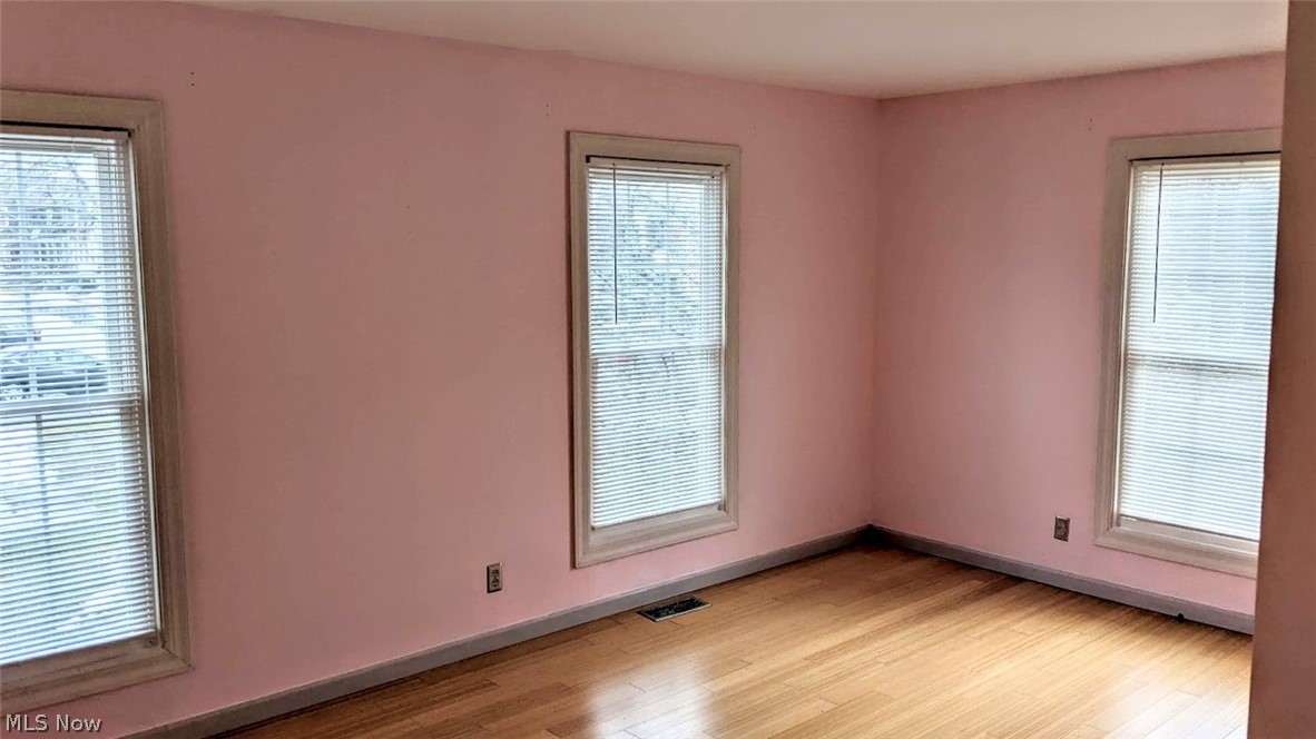 25 Trenton Square Euclid OH 44143