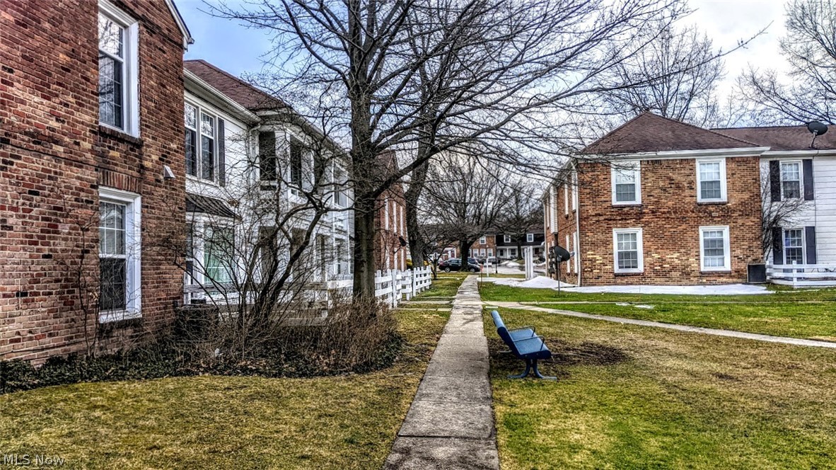 25 Trenton Square Euclid OH 44143