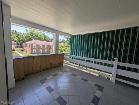 25 Trenton Square Euclid OH 44143