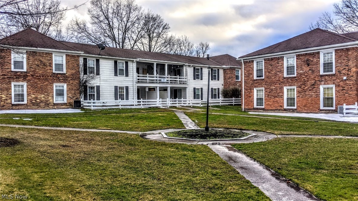 25 Trenton Square Euclid OH 44143