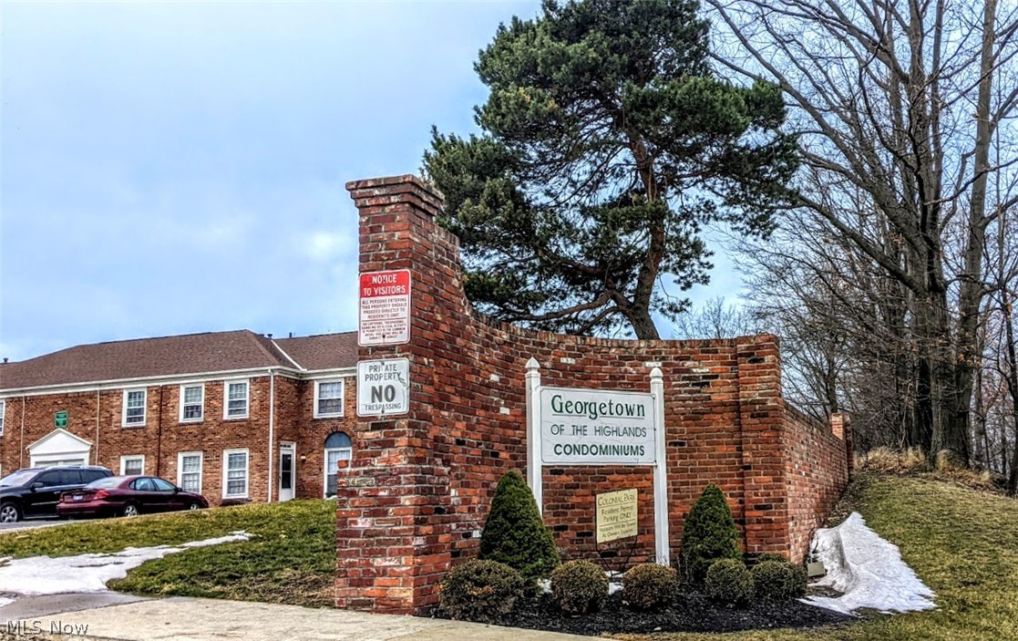 25 Trenton Square Euclid OH 44143