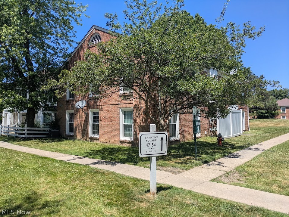 25 Trenton Square Euclid OH 44143