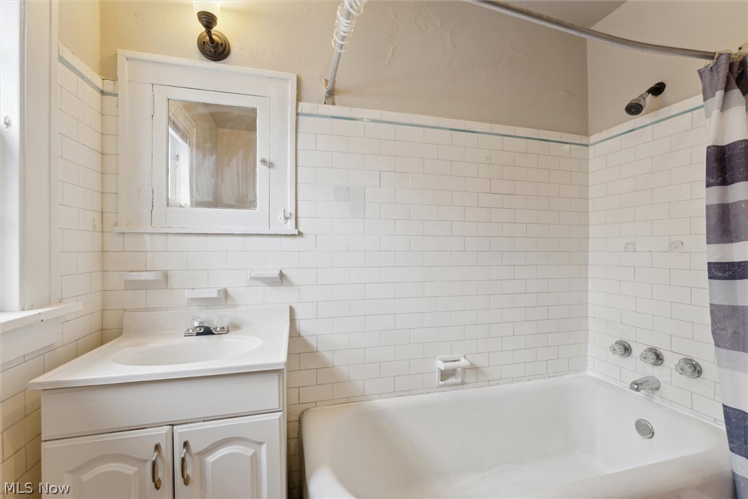 13108 Cedar Road Cleveland Heights OH 44118