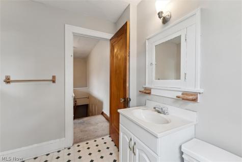 13108 Cedar Road Cleveland Heights OH 44118