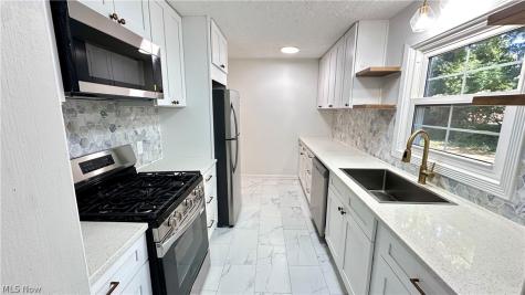 1271 Hereford Road Cleveland Heights OH 44118