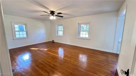 1271 Hereford Road Cleveland Heights OH 44118
