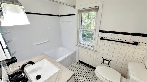1271 Hereford Road Cleveland Heights OH 44118