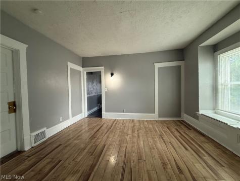2602 Vega Avenue Cleveland OH 44113