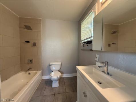 2602 Vega Avenue Cleveland OH 44113