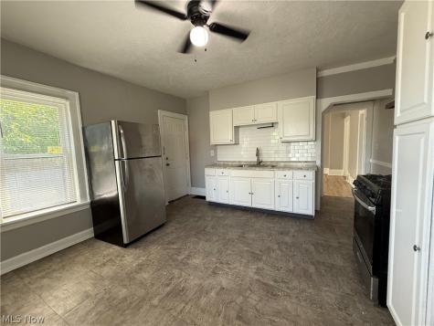 2602 Vega Avenue Cleveland OH 44113