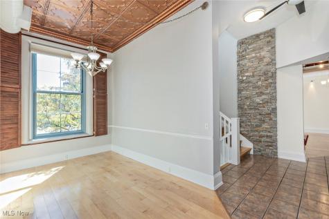 408 W Saint Clair Avenue Cleveland OH 44113