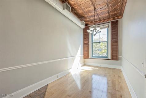 408 W Saint Clair Avenue Cleveland OH 44113