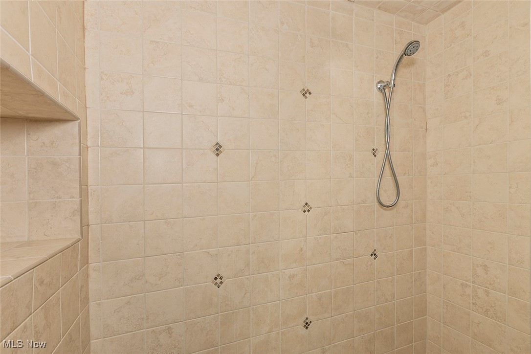 408 W Saint Clair Avenue Cleveland OH 44113