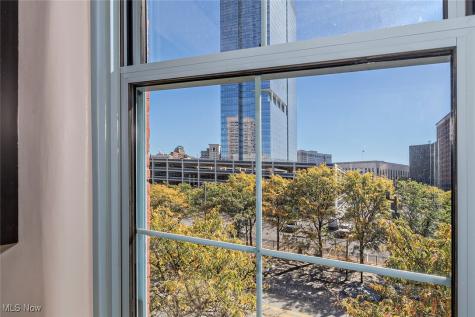 408 W Saint Clair Avenue Cleveland OH 44113