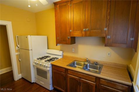 1365 Phelps Avenue Lakewood OH 44107