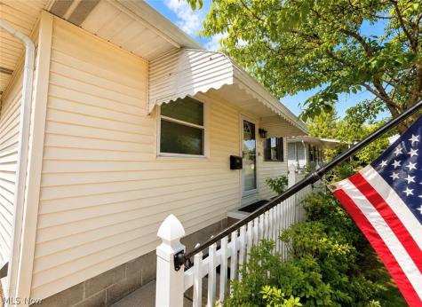 2065 Hackberry Street Akron OH 44301