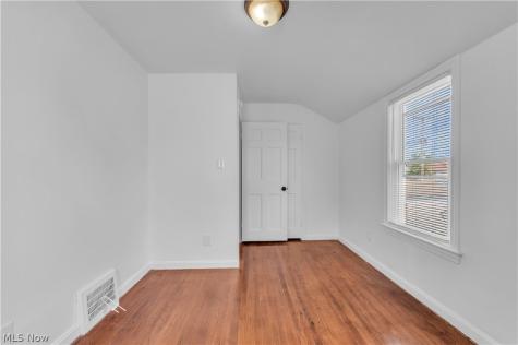 15803 Delrey Avenue Cleveland OH 44128