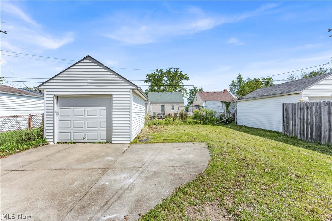 15803 Delrey Avenue Cleveland OH 44128
