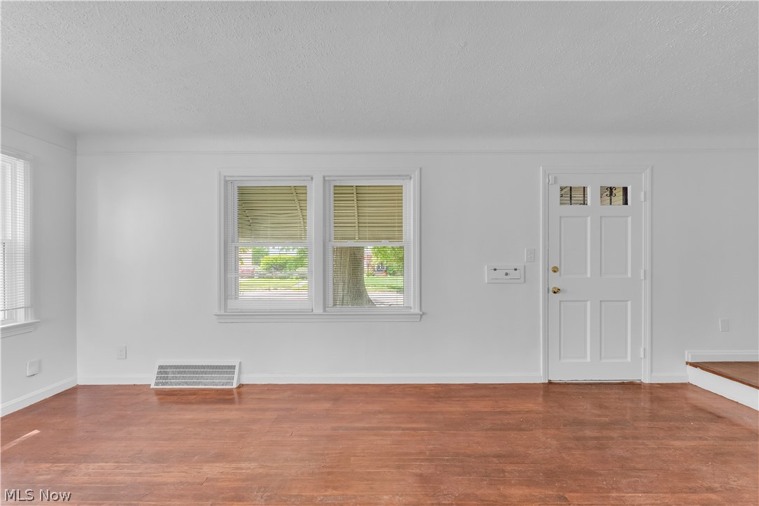 15803 Delrey Avenue Cleveland OH 44128