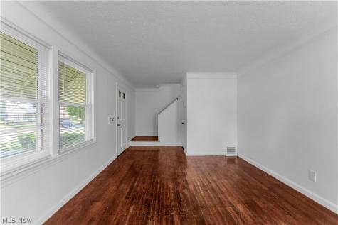 15803 Delrey Avenue Cleveland OH 44128