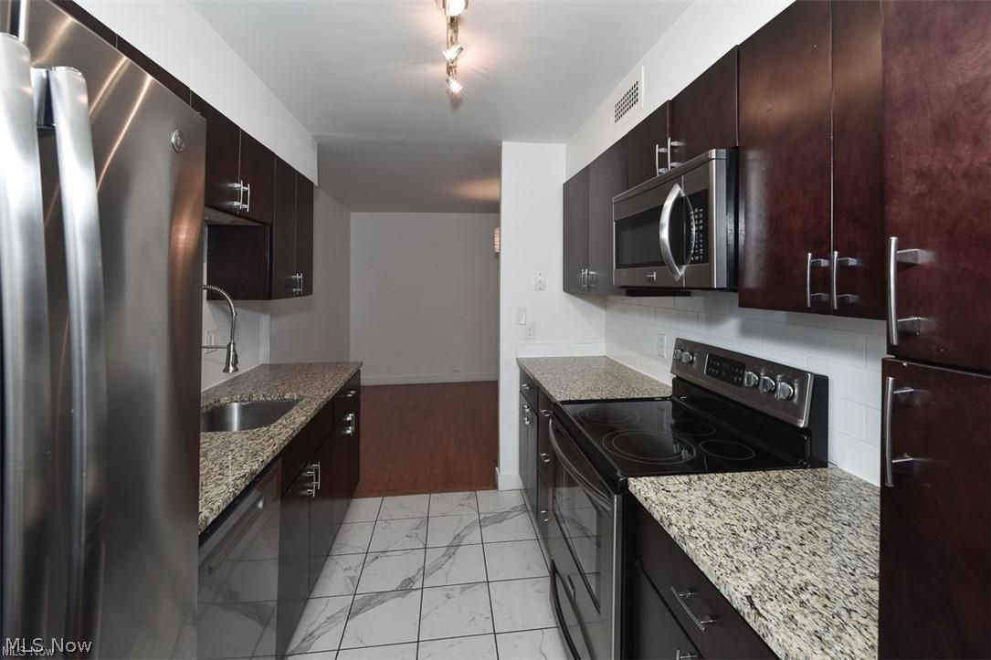 12700 Lake Avenue Lakewood OH 44107