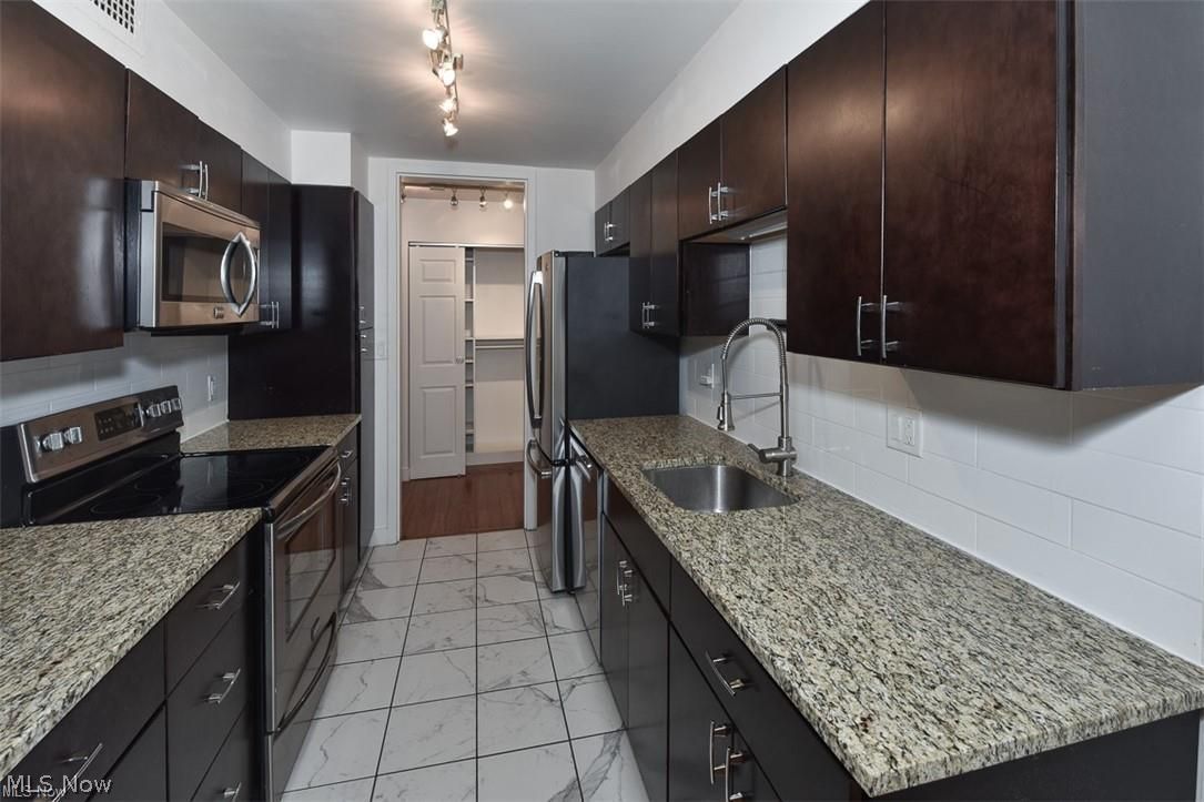 12700 Lake Avenue Lakewood OH 44107