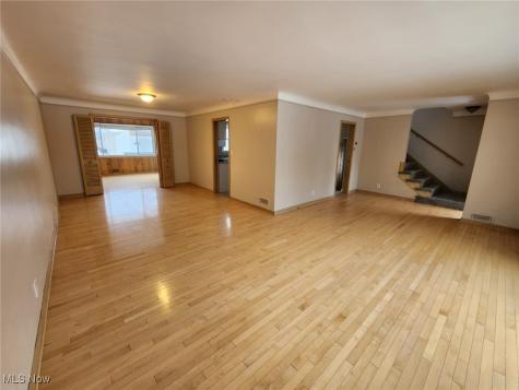 2413 Elmdale Road University Heights OH 44118