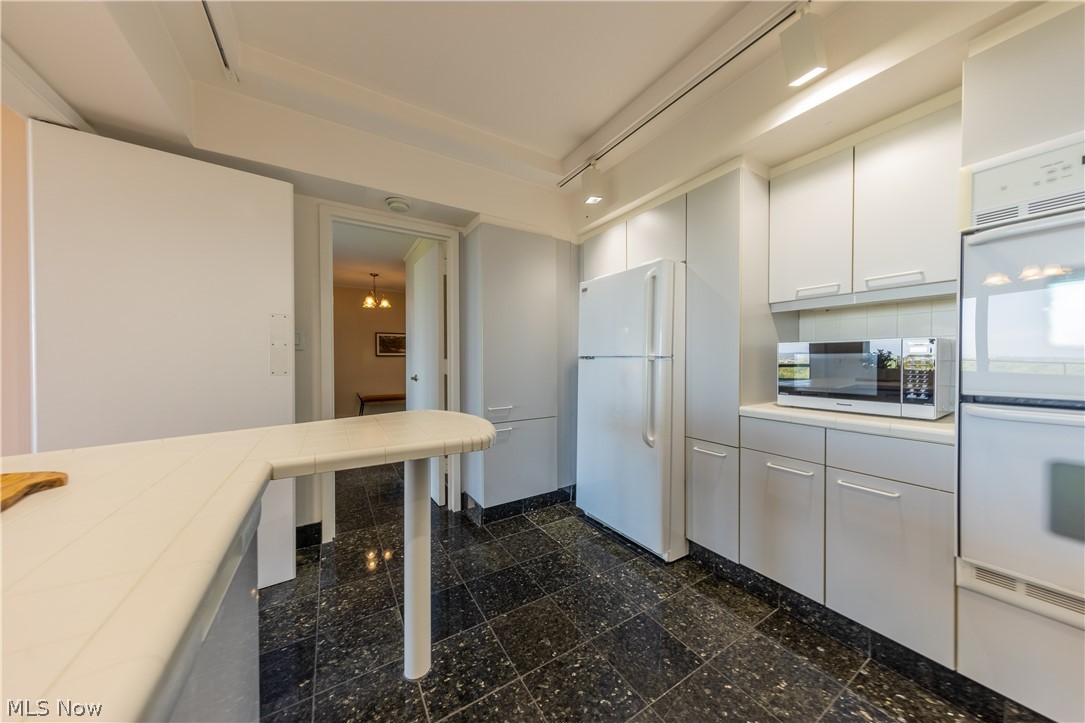 1 Bratenahl Place Bratenahl OH 44108