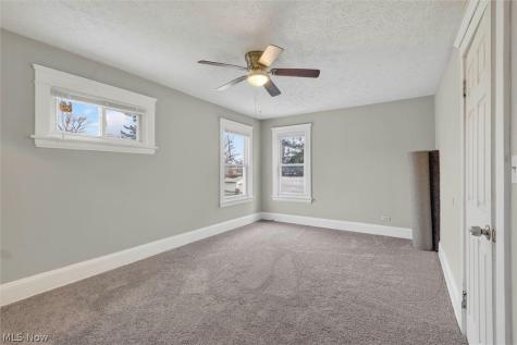 12912 Maplerow Avenue Garfield Heights OH 44105