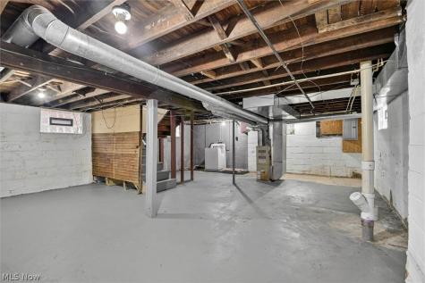 12912 Maplerow Avenue Garfield Heights OH 44105