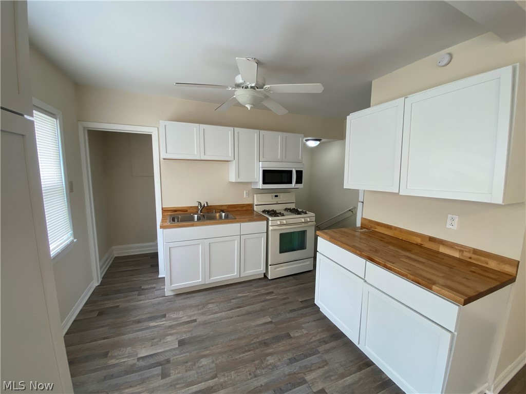 8221 Grand Division Avenue Cleveland OH 44125