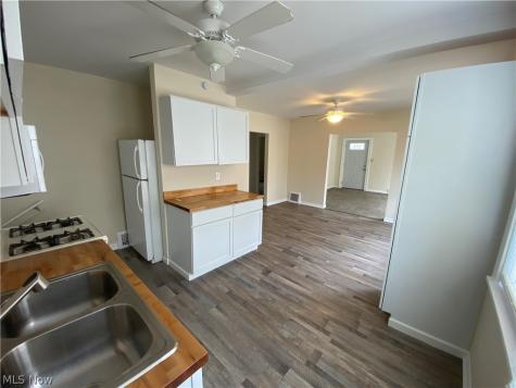 8221 Grand Division Avenue Cleveland OH 44125