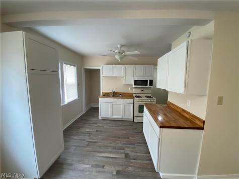 8221 Grand Division Avenue Cleveland OH 44125