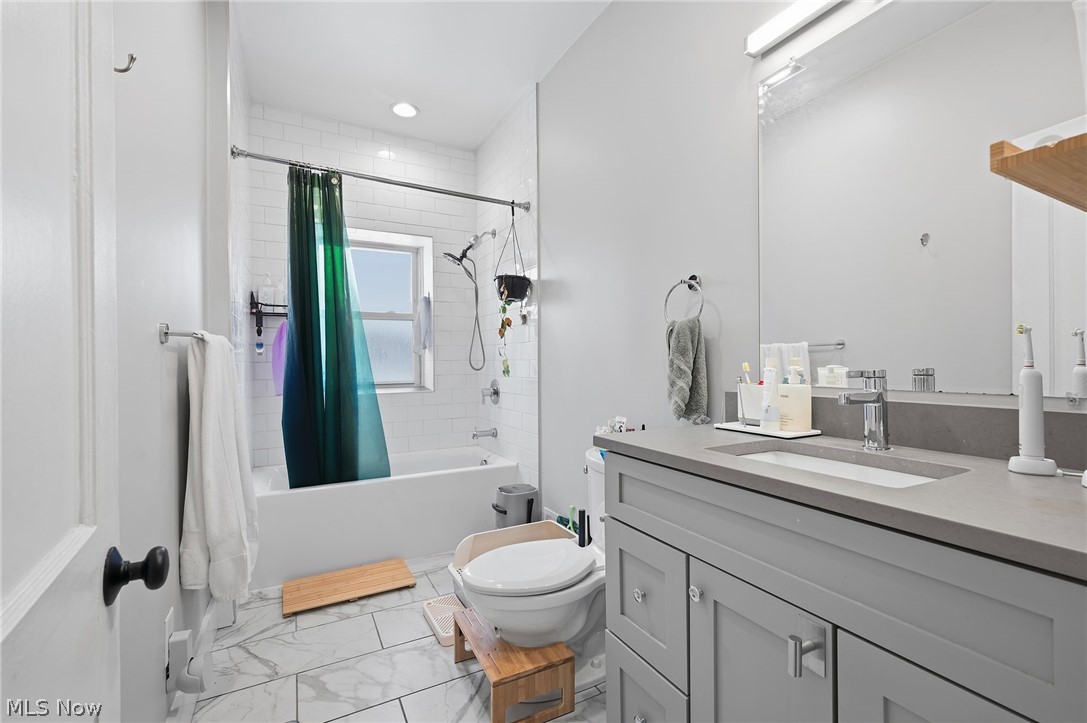2280 Bellfield Avenue Cleveland Heights OH 44106