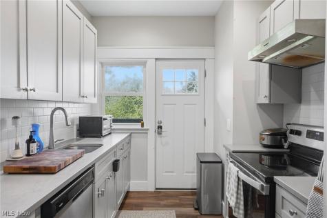 2280 Bellfield Avenue Cleveland Heights OH 44106