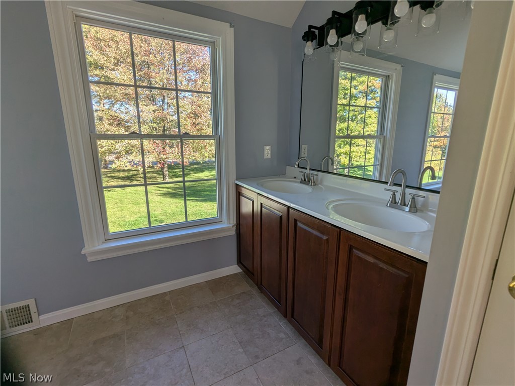217 Eggleston Road Aurora OH 44202