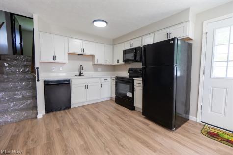 5922 Albert Avenue North Ridgeville OH 44039