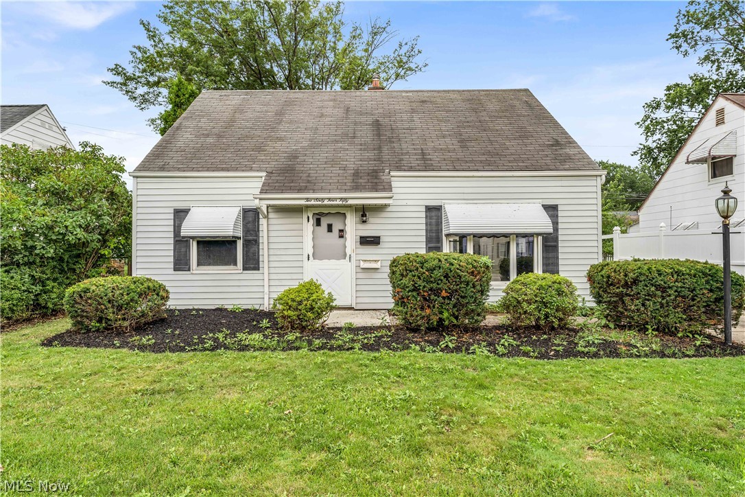 26450 Drakefield Avenue Euclid OH 44132