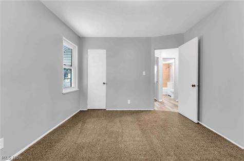 26450 Drakefield Avenue Euclid OH 44132