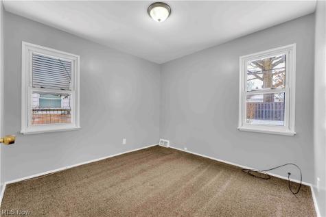26450 Drakefield Avenue Euclid OH 44132